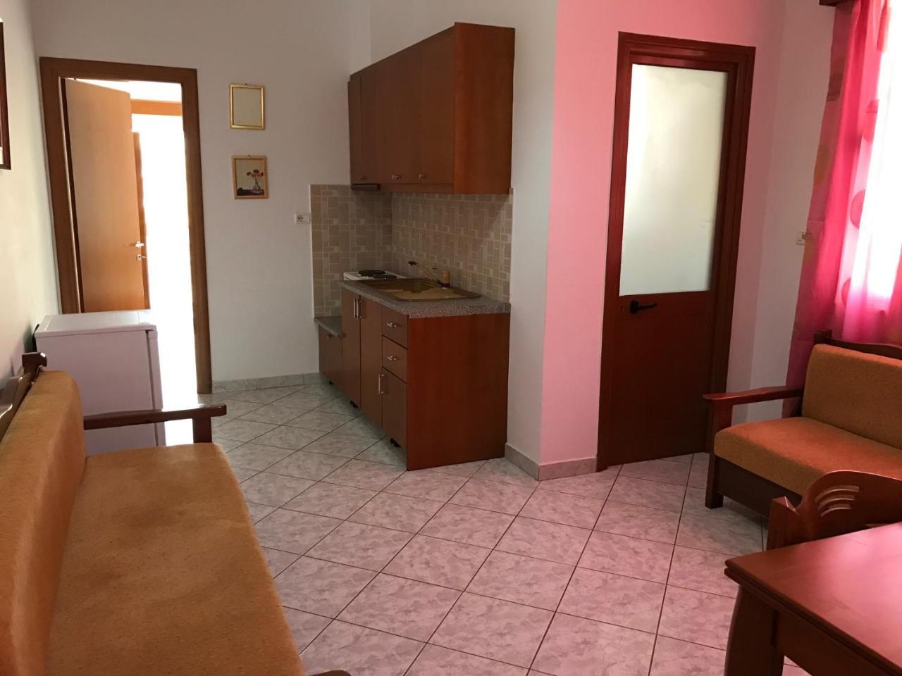 Gjordeni Apartment's Hotel Ksamil